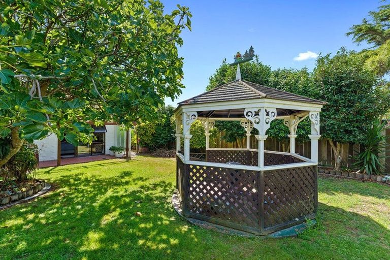 Photo of property in 4 Alexander Street, Waikanae, 5036