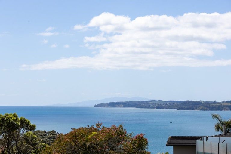 Photo of property in 15 Durness Place, Red Beach, 0932