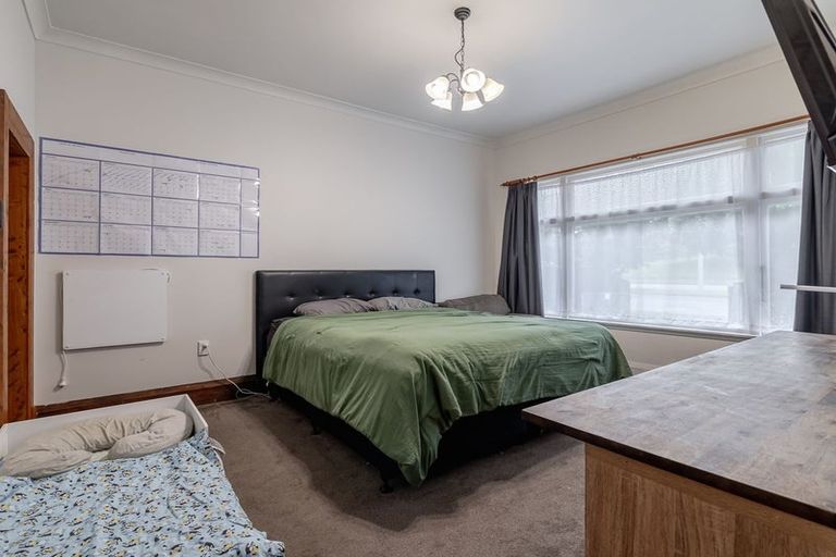 Photo of property in 6 Napier Road, Terrace End, Palmerston North, 4410