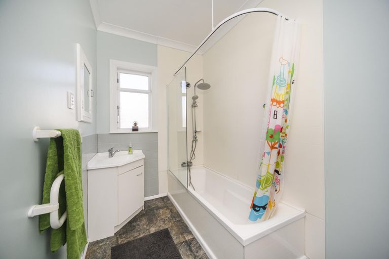 Photo of property in 113 Waterloo Crescent, Hokowhitu, Palmerston North, 4410