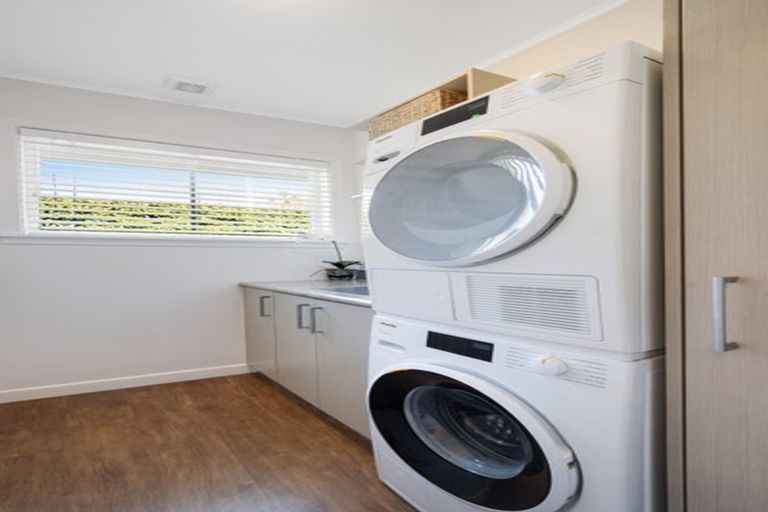 Photo of property in 41 Seymour Road, Mellons Bay, Auckland, 2014