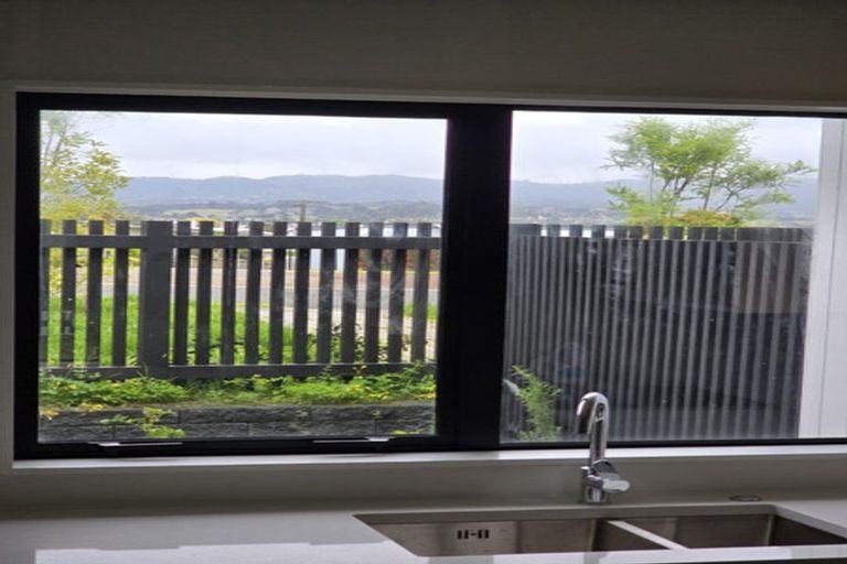 Photo of property in 1/267 Great North Road, Henderson, Auckland, 0612