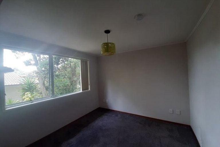 Photo of property in 19 Stallard Place, Glen Eden, Auckland, 0602