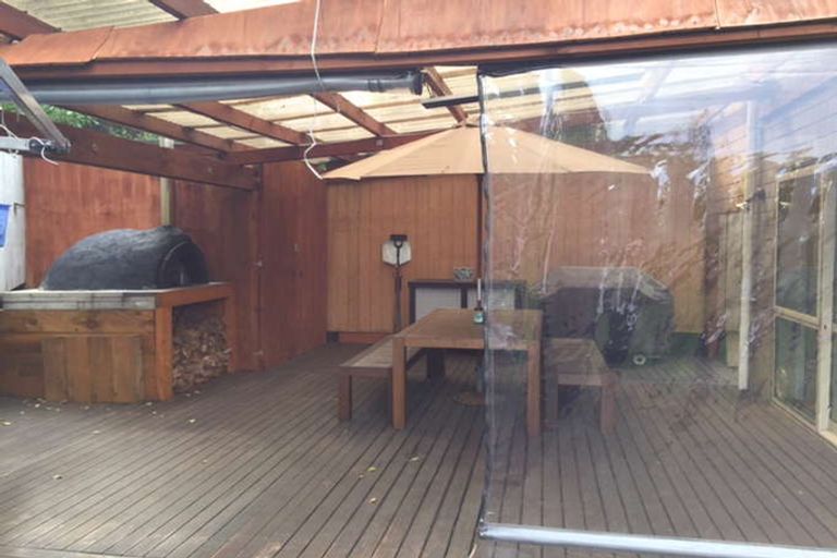 Photo of property in 514a Glenfield Road, Bayview, Auckland, 0629