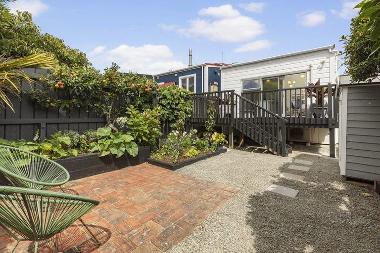 Photo of property in 215 Rintoul Street, Berhampore, Wellington, 6023