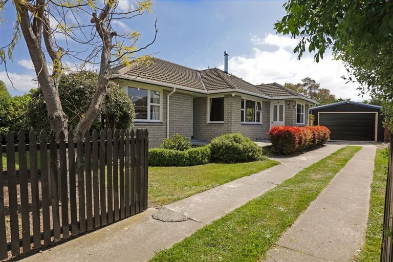 Photo of property in 23 Damien Place, Bromley, Christchurch, 8062
