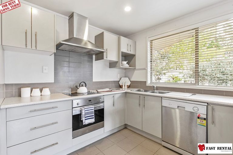 Photo of property in 2 Datura Place, Sunnynook, Auckland, 0620