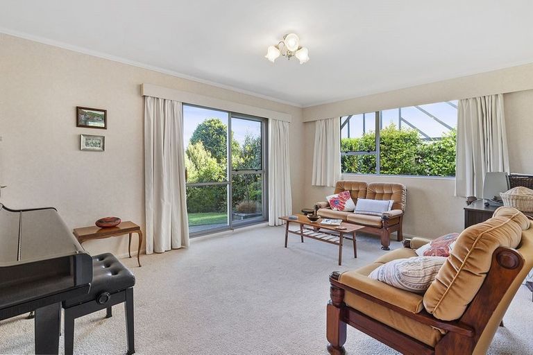 Photo of property in 43 Woodman Drive, Tawa, Wellington, 5028