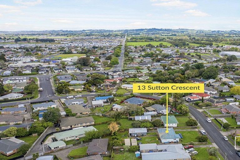 Photo of property in 13 Sutton Crescent, Papakura, 2110