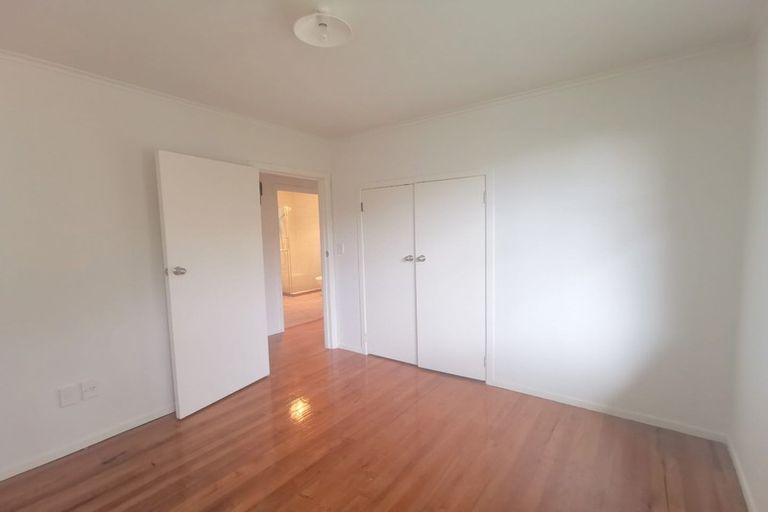 Photo of property in 24 Trojan Crescent, New Lynn, Auckland, 0600