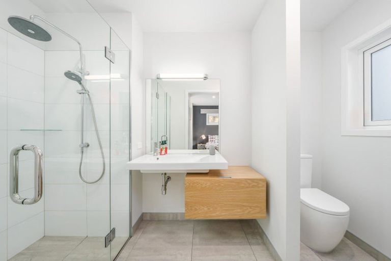 Photo of property in 21 Kapuka Lane, Wanaka, 9305