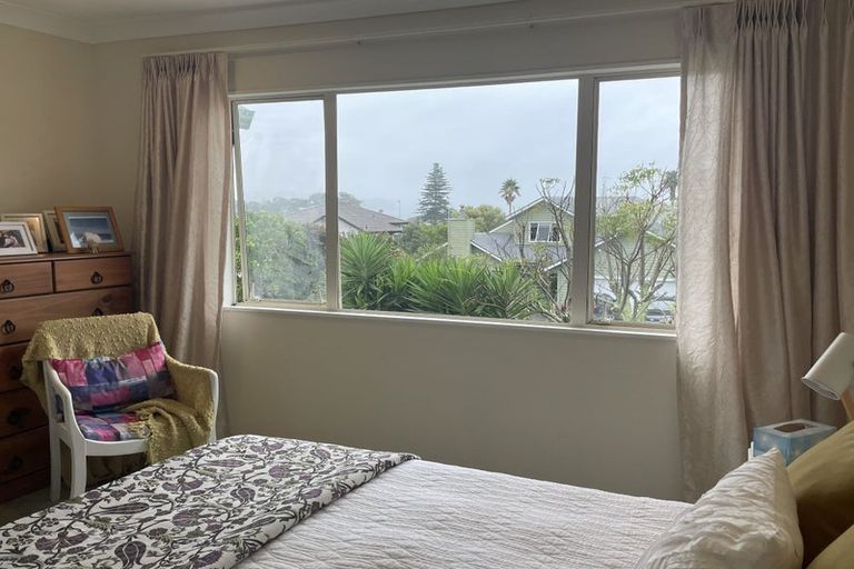 Photo of property in 6 Esther Place, Red Beach, 0932