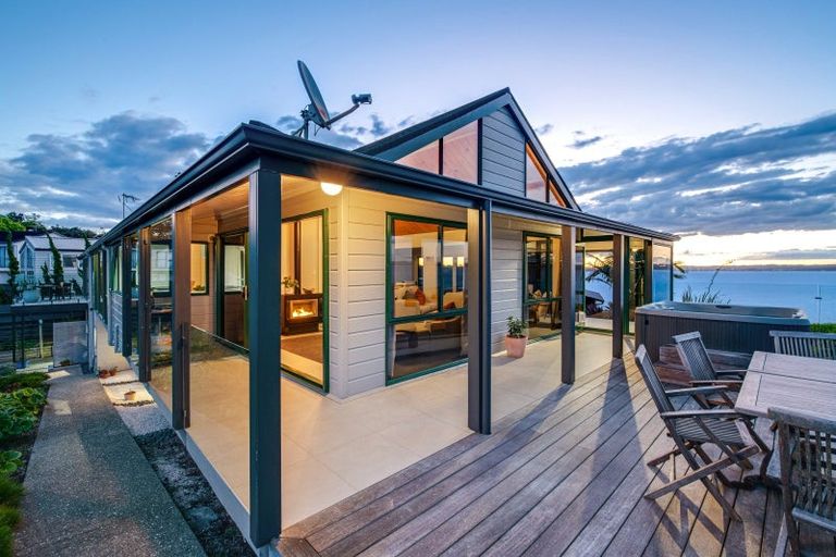 Photo of property in 21 Siesta Terrace, Gulf Harbour, Whangaparaoa, 0930