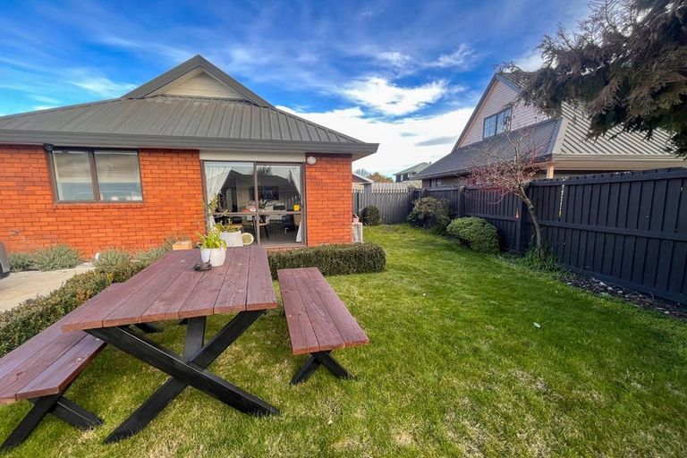 Photo of property in 2/41 Beauford Place, Parklands, Christchurch, 8083