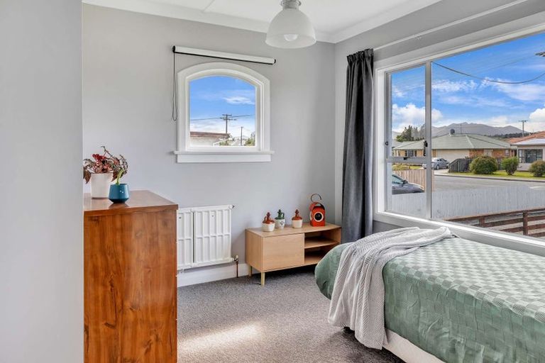 Photo of property in 52 Kitchener Street, Gore, 9710