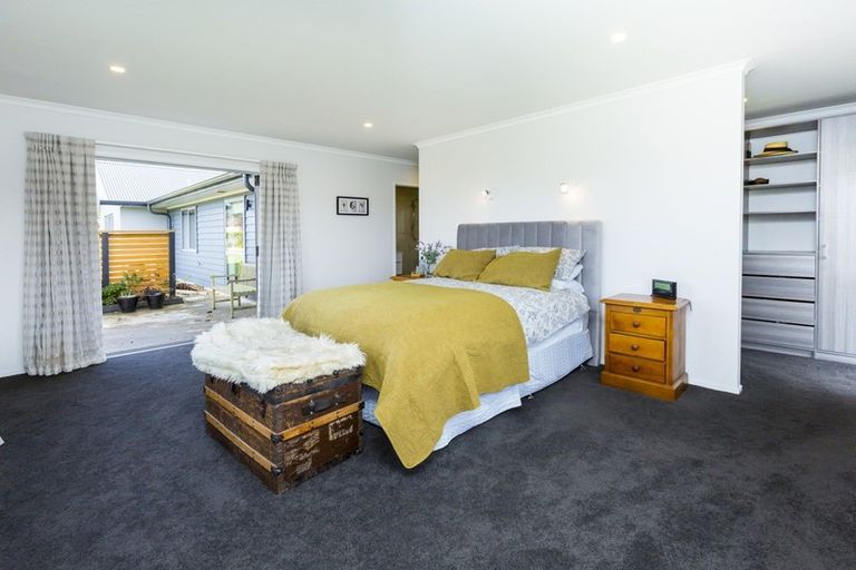 Photo of property in 33a Kenneth Gillies Way, Birchville, Upper Hutt, 5372
