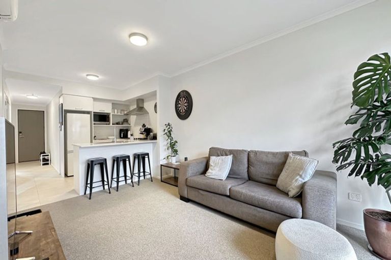 Photo of property in 29 Manarini Road, Westgate, Auckland, 0614