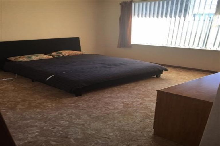 Photo of property in 13 Kowhai Street, Inglewood, 4330