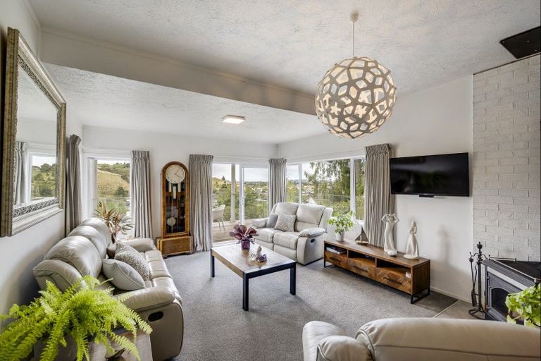 Photo of property in 51 Churchill Drive, Taradale, Napier, 4112