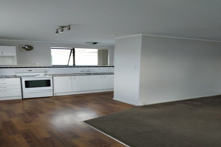 Photo of property in 1/67 Redcrest Avenue, Red Hill, Papakura, 2110
