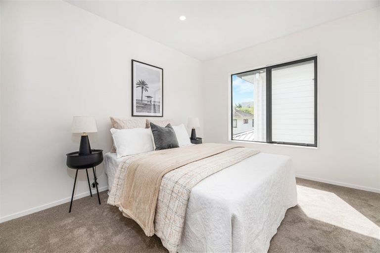 Photo of property in 76b Borich Road, Sunnyvale, Auckland, 0612