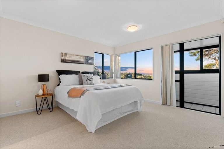 Photo of property in 64 San Valentino Drive, Henderson, Auckland, 0612