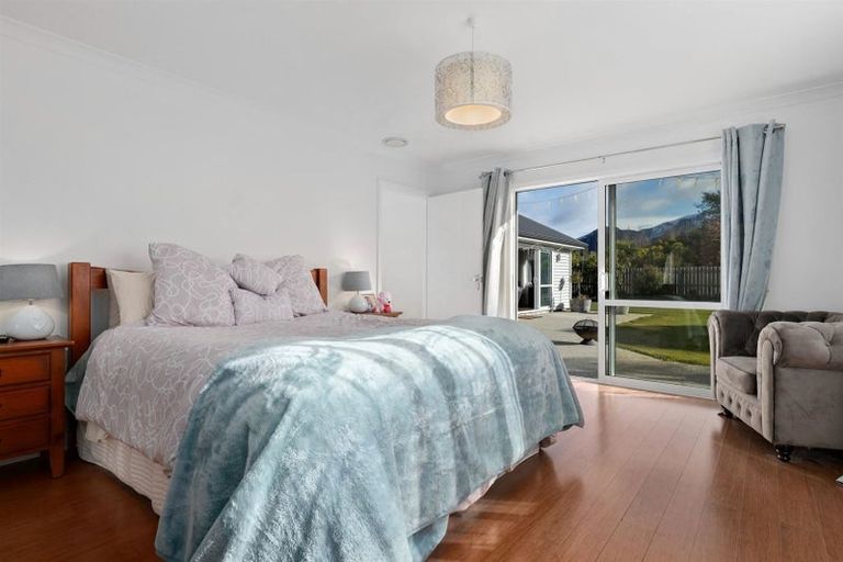 Photo of property in 22 Charles Court, Lake Hawea, Wanaka, 9382