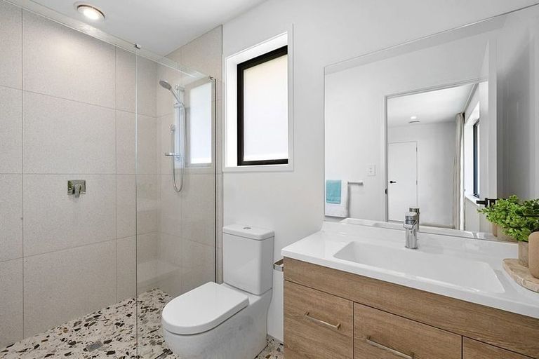 Photo of property in 21c Portland Drive, Mangorei, New Plymouth, 4312