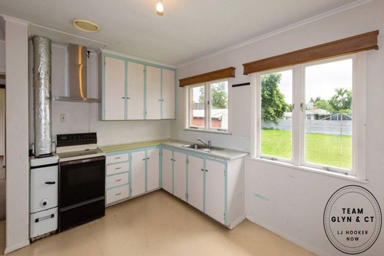 Photo of property in 17 Sutton Crescent, Papakura, 2110