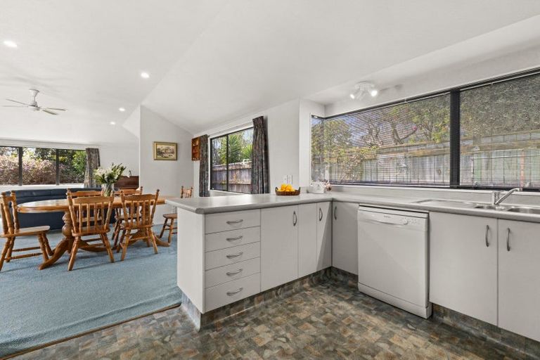 Photo of property in 12 Kingsgate Row, Havelock North, 4130