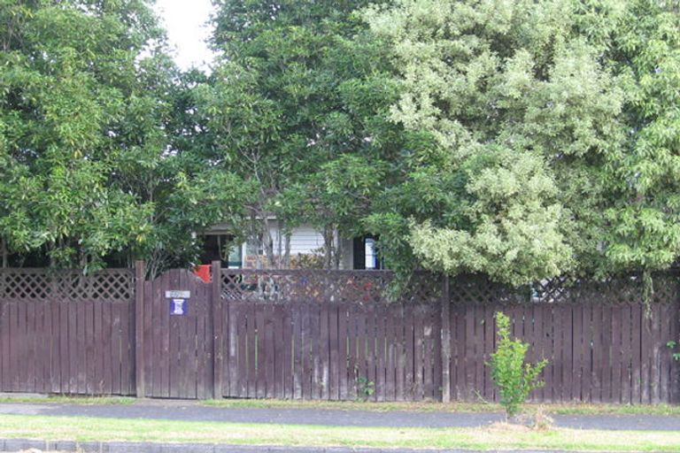Photo of property in 592 Te Atatu Road, Te Atatu Peninsula, Auckland, 0610