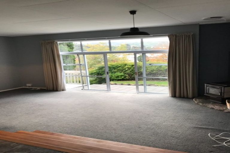 Photo of property in 14a Hawthorn Crescent, Stokes Valley, Lower Hutt, 5019