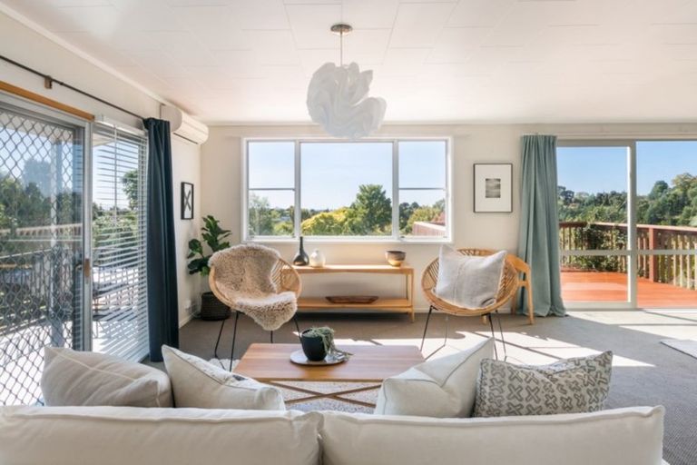 Photo of property in 25 Tauroa Road, Havelock North, 4130