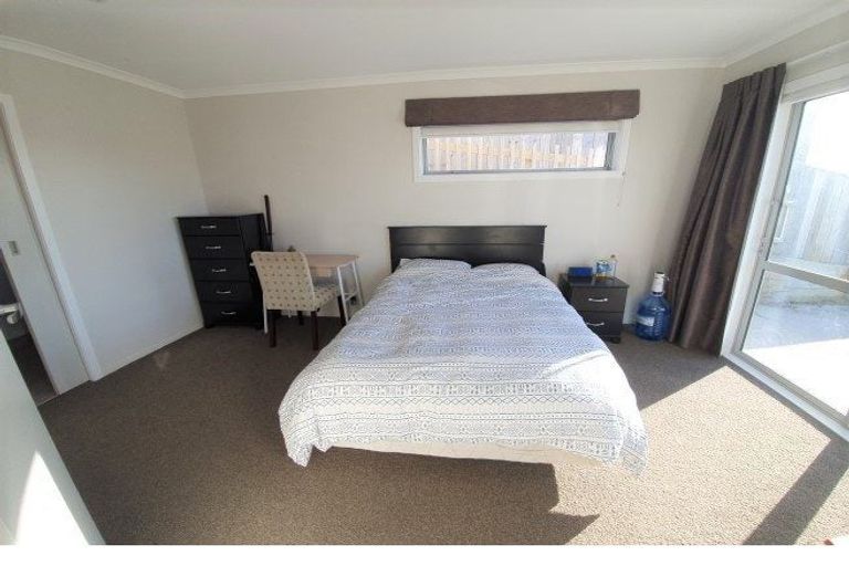 Photo of property in 9a Madeira Close, Whitby, Porirua, 5024