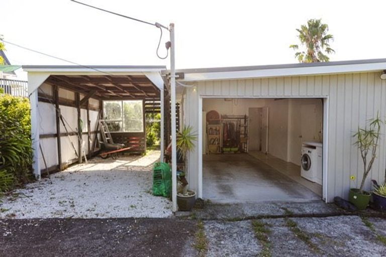 Photo of property in 33 Scott Road, Stanmore Bay, Whangaparaoa, 0932