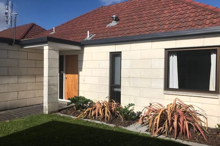 Photo of property in 7/4 Broadbent Street, Riccarton, Christchurch, 8041