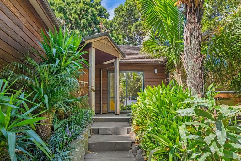 Photo of property in 242 Konini Road, Titirangi, Auckland, 0604