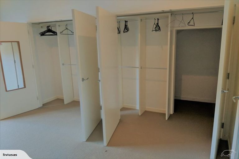 Photo of property in 31 Tiketike Way, Brooklyn, Wellington, 6021