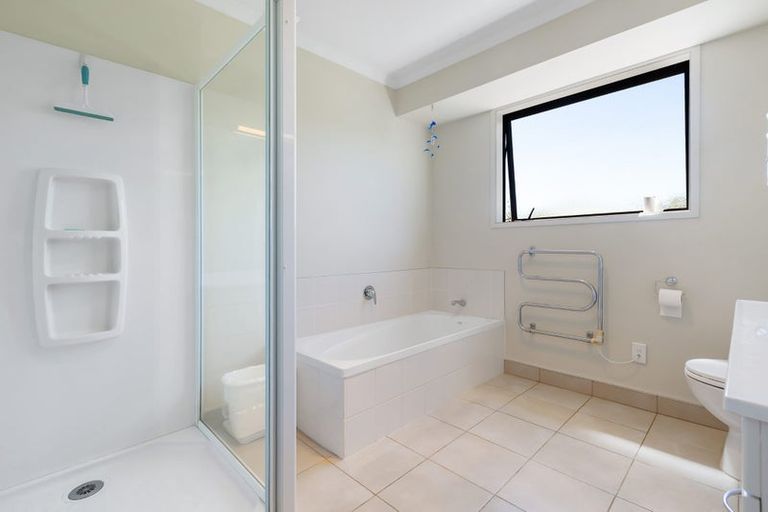 Photo of property in 4 Protea Drive, Cable Bay, 0420