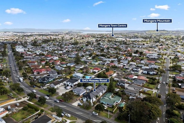 Photo of property in 543b Massey Road, Mangere, Auckland, 2022