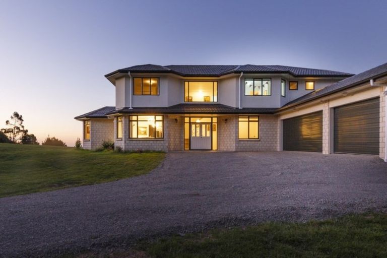 Photo of property in 302 Ngahere Park Road, Turitea, Palmerston North, 4472