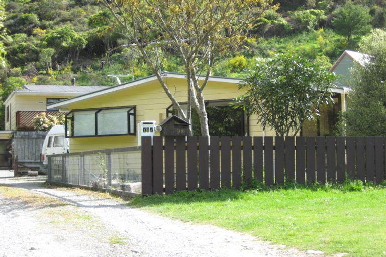 Photo of property in 19 Garden Terrace, Picton, 7220