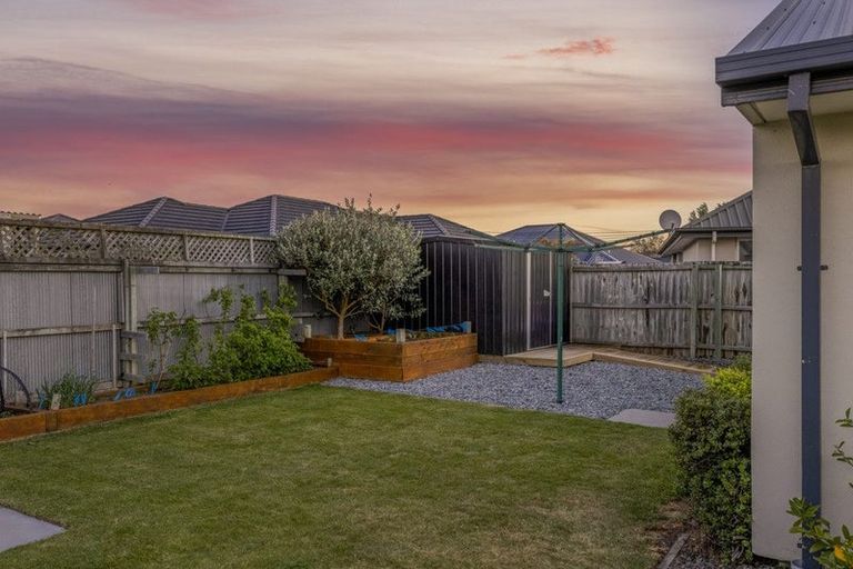 Photo of property in 64 Wattle Drive, New Brighton, Christchurch, 8083