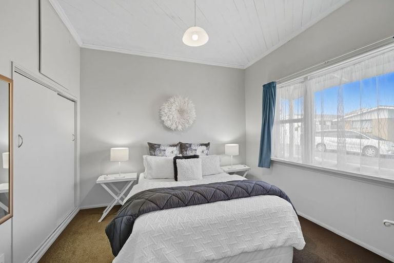 Photo of property in 12 Osmond Street, South Dunedin, Dunedin, 9012