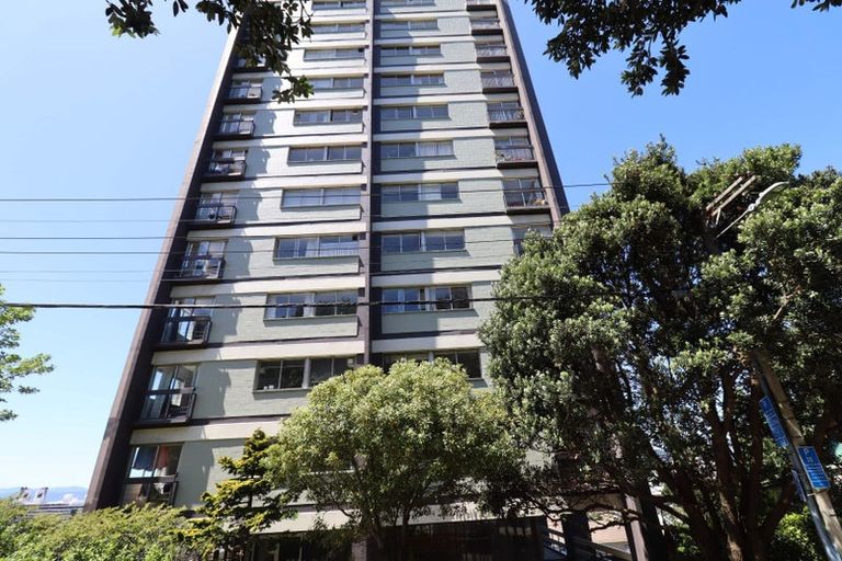 Photo of property in Mansfield Towers, 1 Grant Road, Thorndon, Wellington, 6011