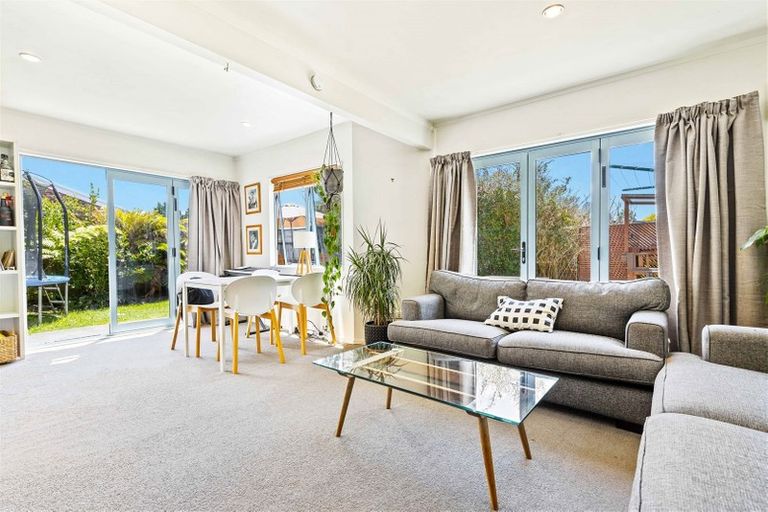 Photo of property in 2/111 Taikata Road, Te Atatu Peninsula, Auckland, 0610