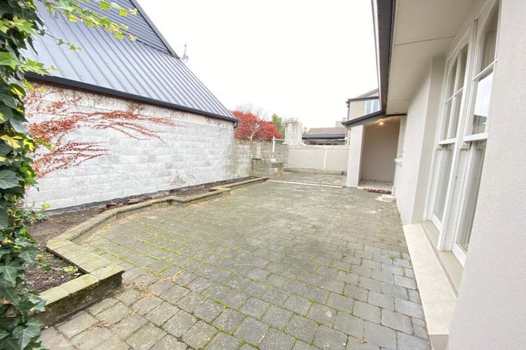 Photo of property in 1/17 Woodford Terrace, Ilam, Christchurch, 8053