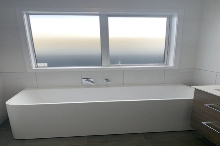 Photo of property in 35 Karearea Avenue, Kenepuru, Porirua, 5022