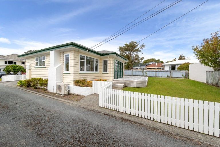 Photo of property in 19 Field Street, Silverstream, Upper Hutt, 5019