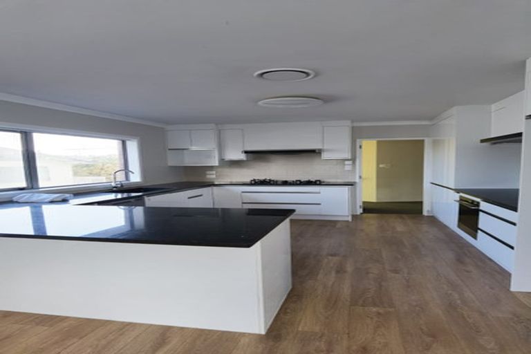 Photo of property in 194 Bleakhouse Road, Mellons Bay, Auckland, 2014